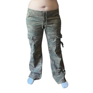 Vintage Y2K Old Navy Mid-Rise Camo Cargo Pants Size 14